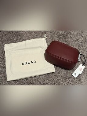 NWT ANDAR Waymaker Mini - Berry Togo
